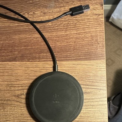 Belkin Boost Up Qi Wireless Charging Pad, Black Matte, USB-A Cable 4ft F7U068