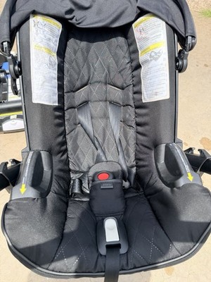DOONA  ALL IN ONE STROLLER + LATCH SEAT. Stroller And Base.