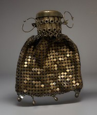 VINTAGE 1920 s Gold Tone Beggars Mesh Bag