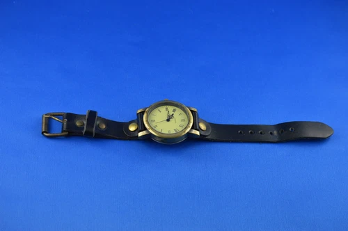 Ladies' Wristwatch Quartz Watch Leather Strap Romanesque Numerals Retro Design