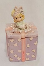 Precious Moments A Mom  s Love Is The Best Gift Of All Gift Box Figurine 3" 2003