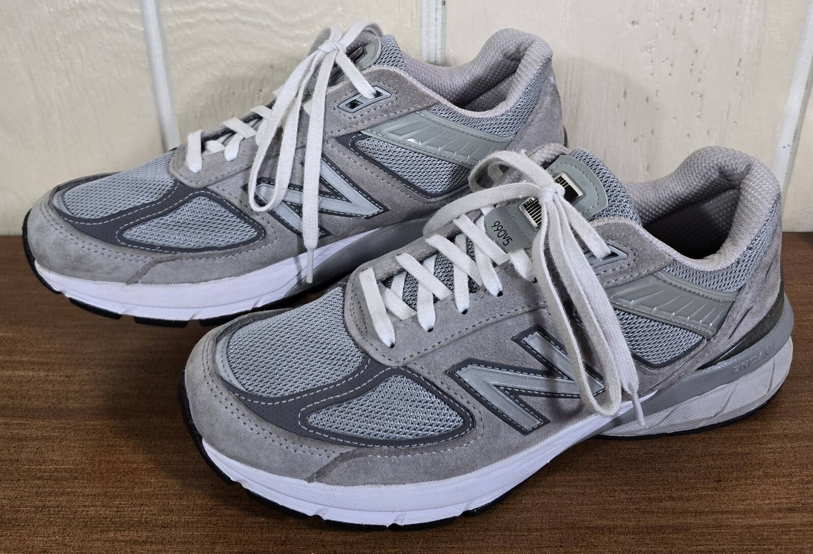 New Balance W990GL5 Womens US 10.5 Gray Lace Up Athletic Shoes *Note*