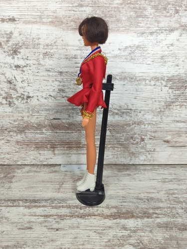 Vintage 1977 Dorothy Hamill Barbie Doll With Ice Skates Ideal Bendable Legs - Picture 2 of 4