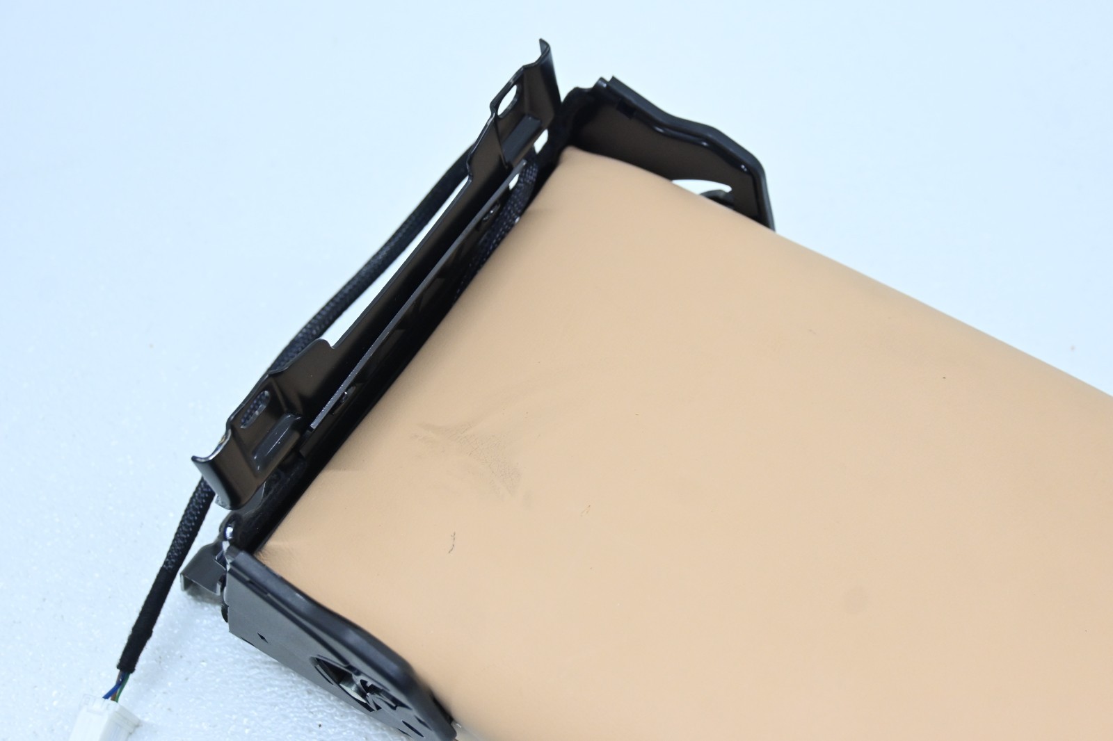 ⭐ 03-12 Maserati Quattroporte Rear Center Console Arm Rest Lid Storage Tray Oem