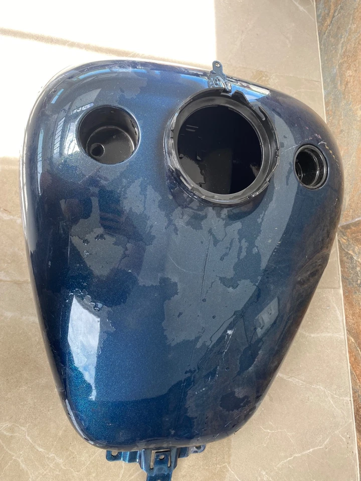 Harley-Davidson Freewheeler FLRT 2019 tanque de combustible de gasolina | Se adapta a 2017-2023 Foto 2 de 4