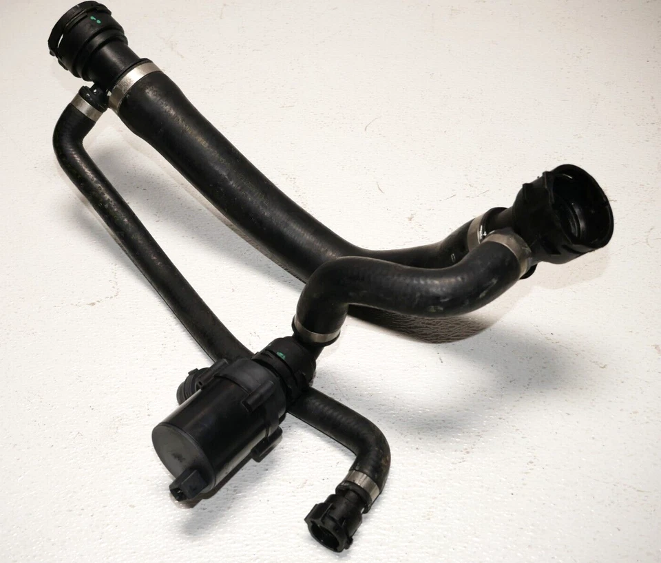 Bomba de agua auxiliar secundaria adicional con manguera de línea de refrigerante OE BMW E60 E63 E64 Foto 4 de 4