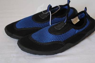 NEW Boys Water Shoes Small 11 - 12 Black Blue Mesh Slip On 