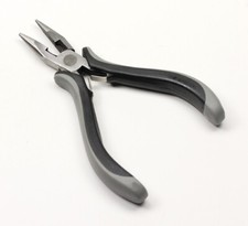 1 St. Schmuck Flachzange glatt mit Drahtschneider Zange Stahl Schwarz-Grau 13cm