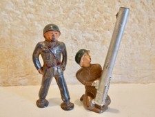 Barclay Pod Foot Metal Soldiers w/Cannon Paint Exc and Officer Worn Paint 2.75"