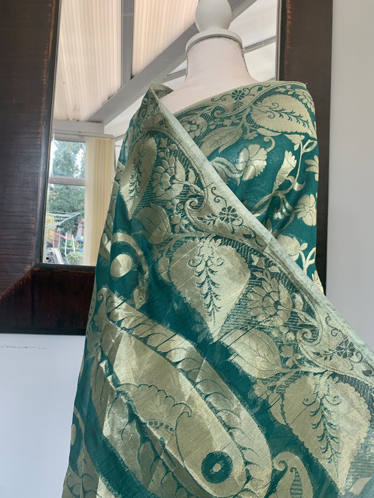 Pure Delight Muslin Sari, diseño vintage, contrastes de color dorado/verde, increíble