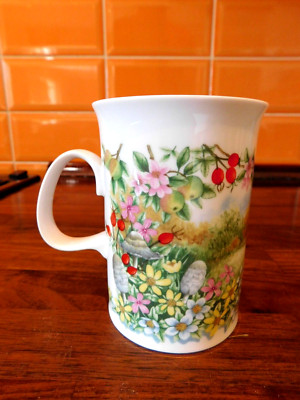 Neue beschriftete Tasse - Dunoon Keramik - Heckenfrüchte - Krabappen von Jane Fern