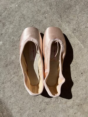 VINTAGE Mini very small sized POINTE SHOES FOR DECORATION