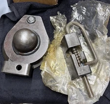 Gooseneck Coupler Head with Handle, 30,000 pound rating fits 2 & 5/16 ball