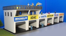 Boxengasse 1:32 für Carrera Digital Universa...