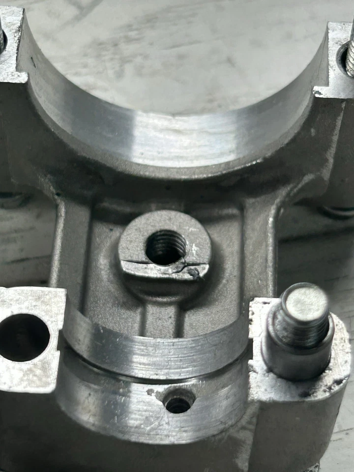 Suzuki RMZ 250 2015 válvulas de cabeza del motor Foto 3 de 4