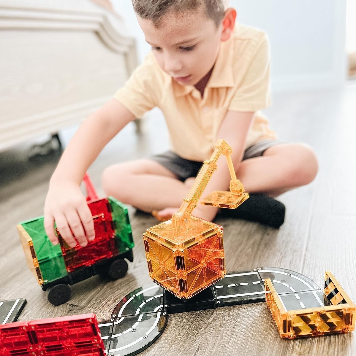MAGNA-TILES® Glow in the Dark 16 Piece Set - Toy Dubai (Toys MENA LLC
