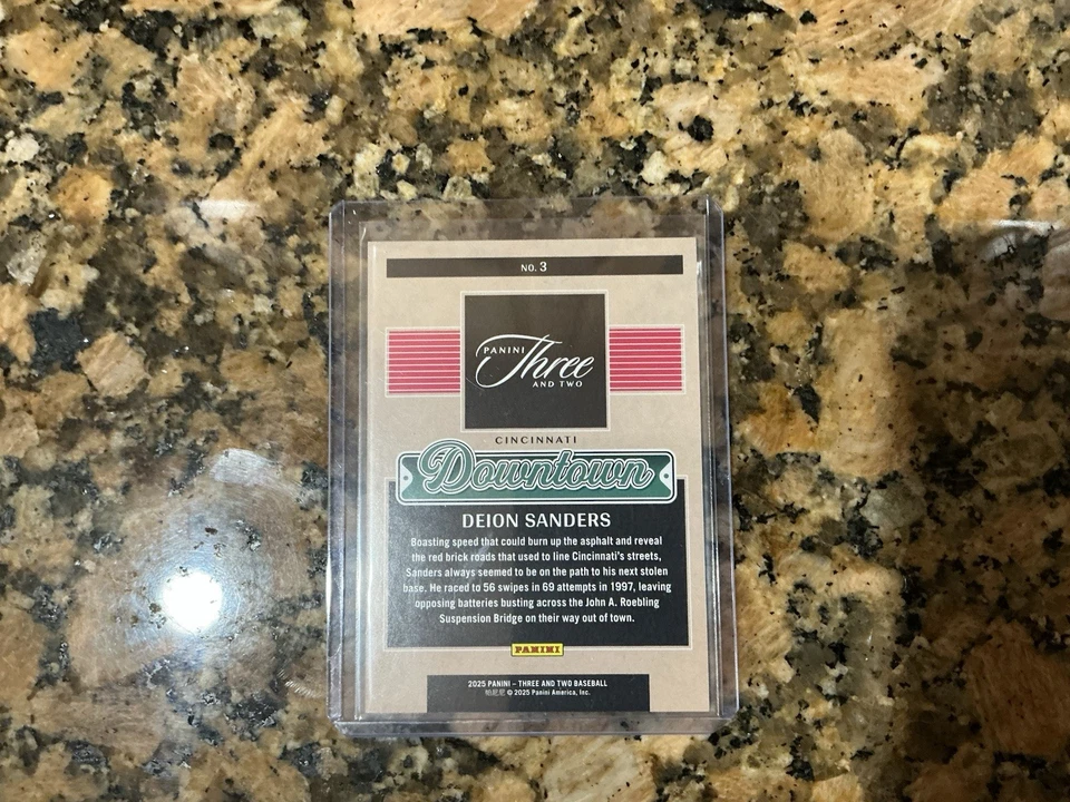 Béisbol Panini Three and Two 2025 Deion Sanders Downtown SP Case Hit 🔥 Legend Foto 2 de 2