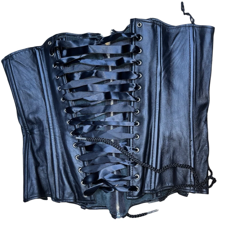 Vintage ‘Elegant Moments Leather’ Black Leather Corset Black Ribbon Size 38 (XL) - Image 2 of 4
