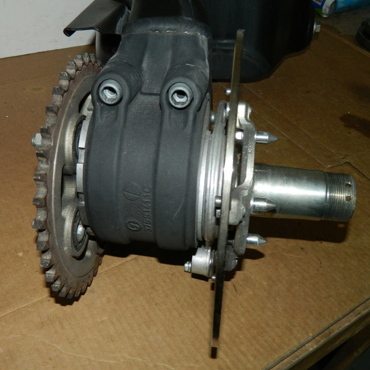 アルマダtriumph1 178cm ビンディング付 Single-Sided Swingarm w Rear Axle, Hub, Rotor, Sprocket