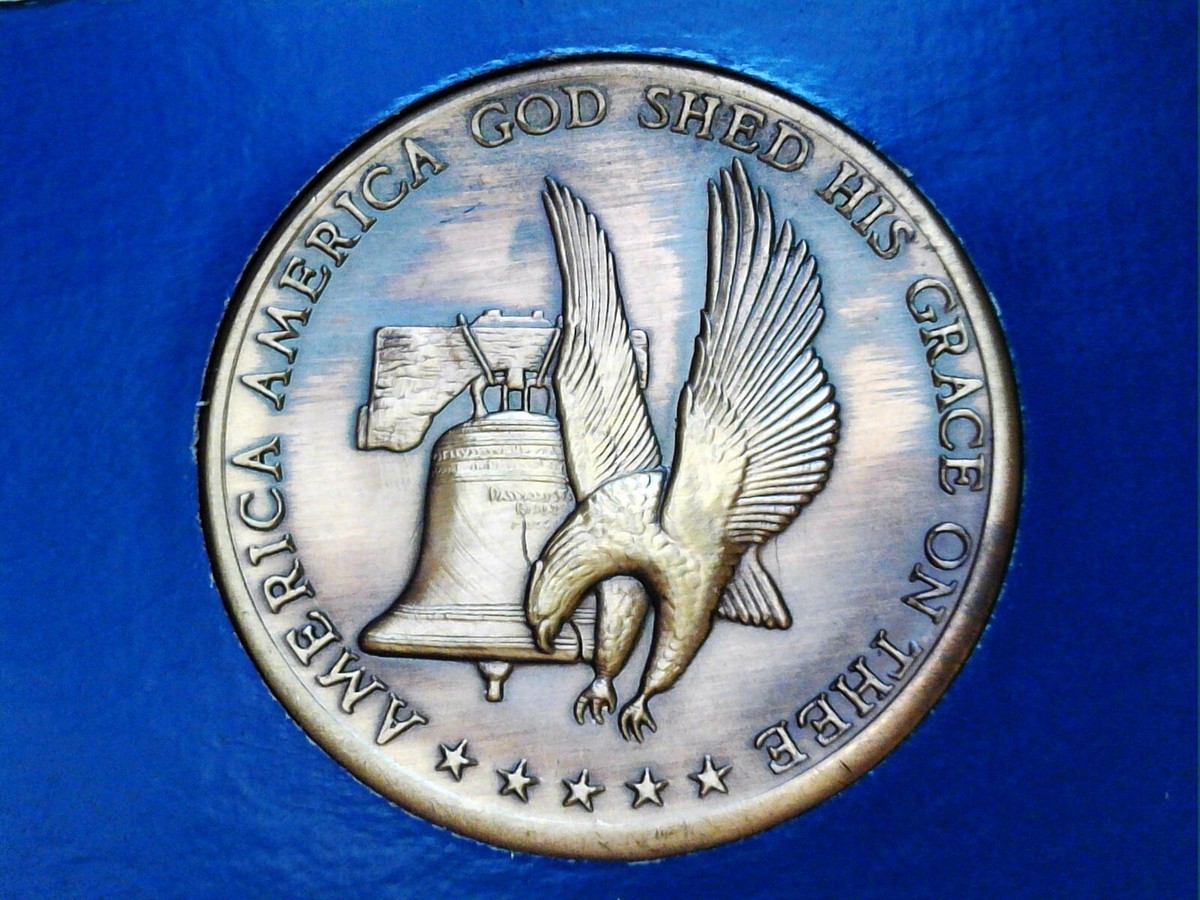 Bronze Bicentennial Spirit of '76 America Souvenir Medallion - 1.5