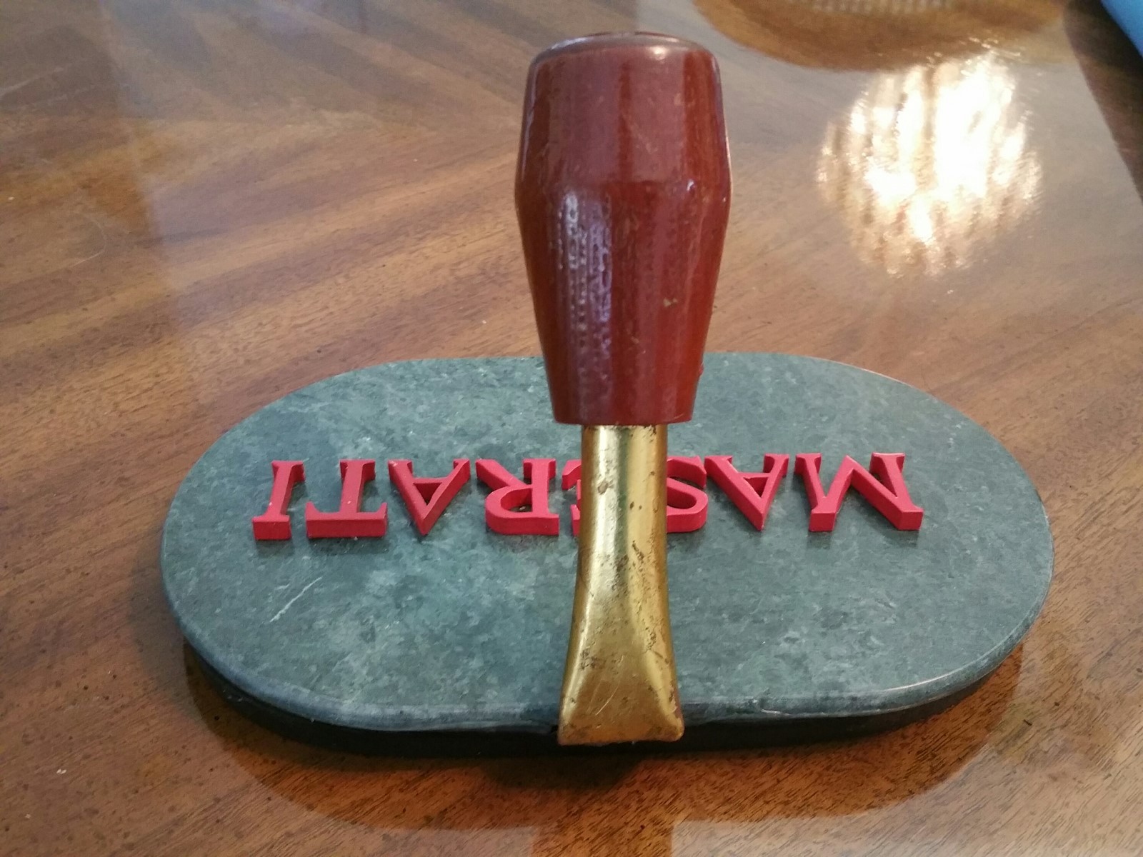 Maserati plaque with 5 speed shift knob