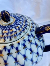 Imperial Russian Lomonosov Porcelain 22K Gold Cobalt Net Teapot 5.5”