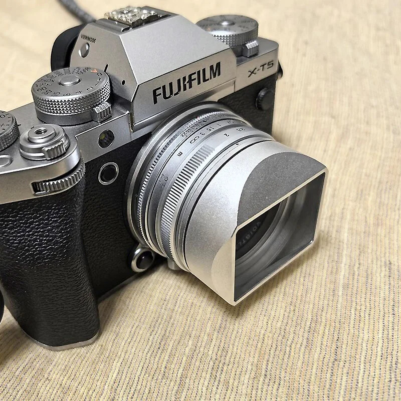 Voigtländer COLOR-SKOPAR 18mm Squarehood s-l1200.jpg