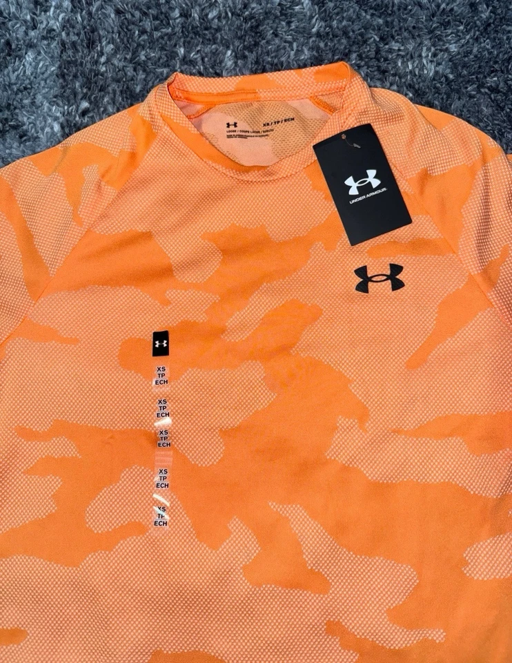 Under Armour Heat gear loose Coral Camo Youth XS Short Sleeve Performance - Image 2 of 4
