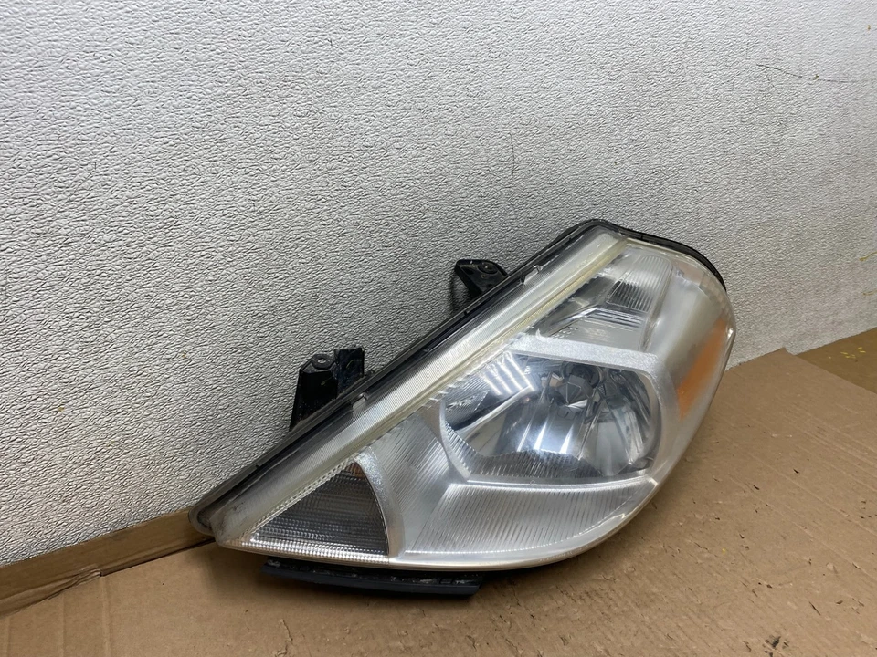 Faro halógeno izquierdo Nissan Versa 2008 a 2012 lado izquierdo U8303 DW Foto 3 de 4