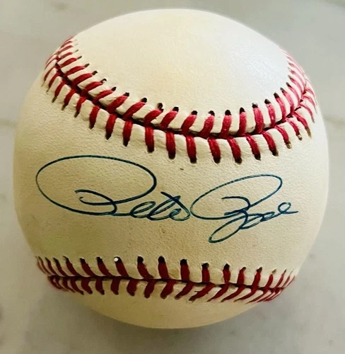 Pete Rose Signed Baseball PSA