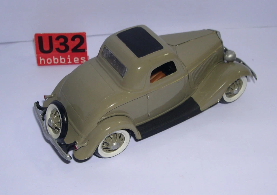 Kit de construcción Lindberg 21119 calibre N 1/32 57' Ford cupé montado Foto 4 de 4