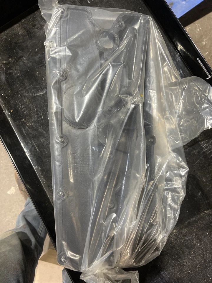 Tapa válvula Volkswagen Referencia Nº 07K-193-469-L Foto 3 de 4