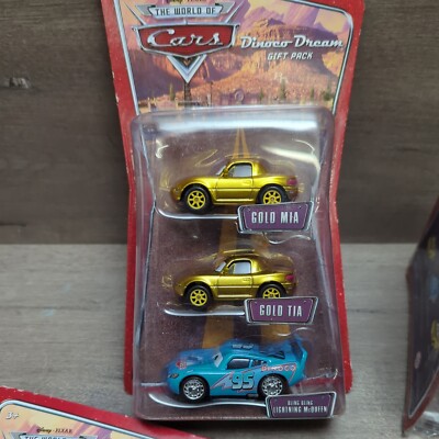 カーズ マテル　Dinoco Dream GIFT PACK Disney Pixar World of Cars Team Leak Less, Dirt Track