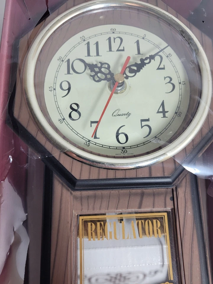 Regulator Classic Swing Action Quartz Pendulum Clock Wall Mount  5-7/8" x 9-3/4" Foto 4 de 4