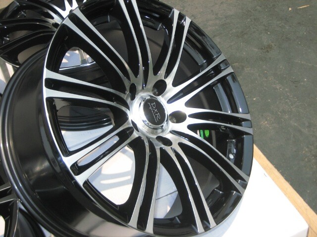 Set of 4 New 18x8 DDR R8 Black Machined Finish 18