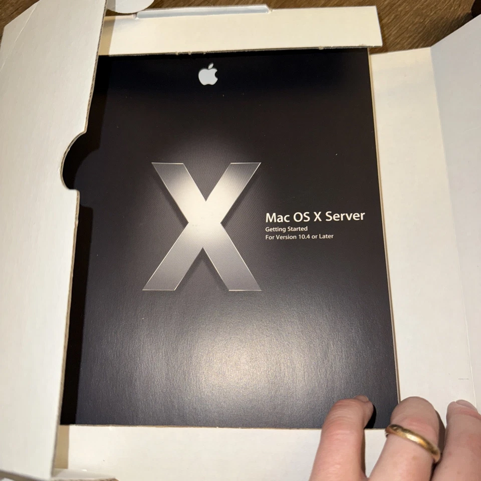 Apple Mac OS X Server 10.4 Tiger - Unlimited Clients - VGC (M9768Z/A) - Image 2 of 2