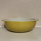 Pyrex Yellow 024 2 Qt. Round Casserole/Baking/Serving Dish vintage