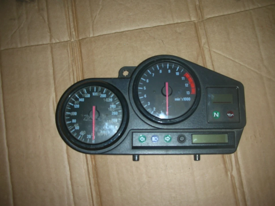 1998 Honda CBR900RR Fireblade Speedo Tacho relógios instrumentos medidor 38K KMH - Imagem 2 de 3