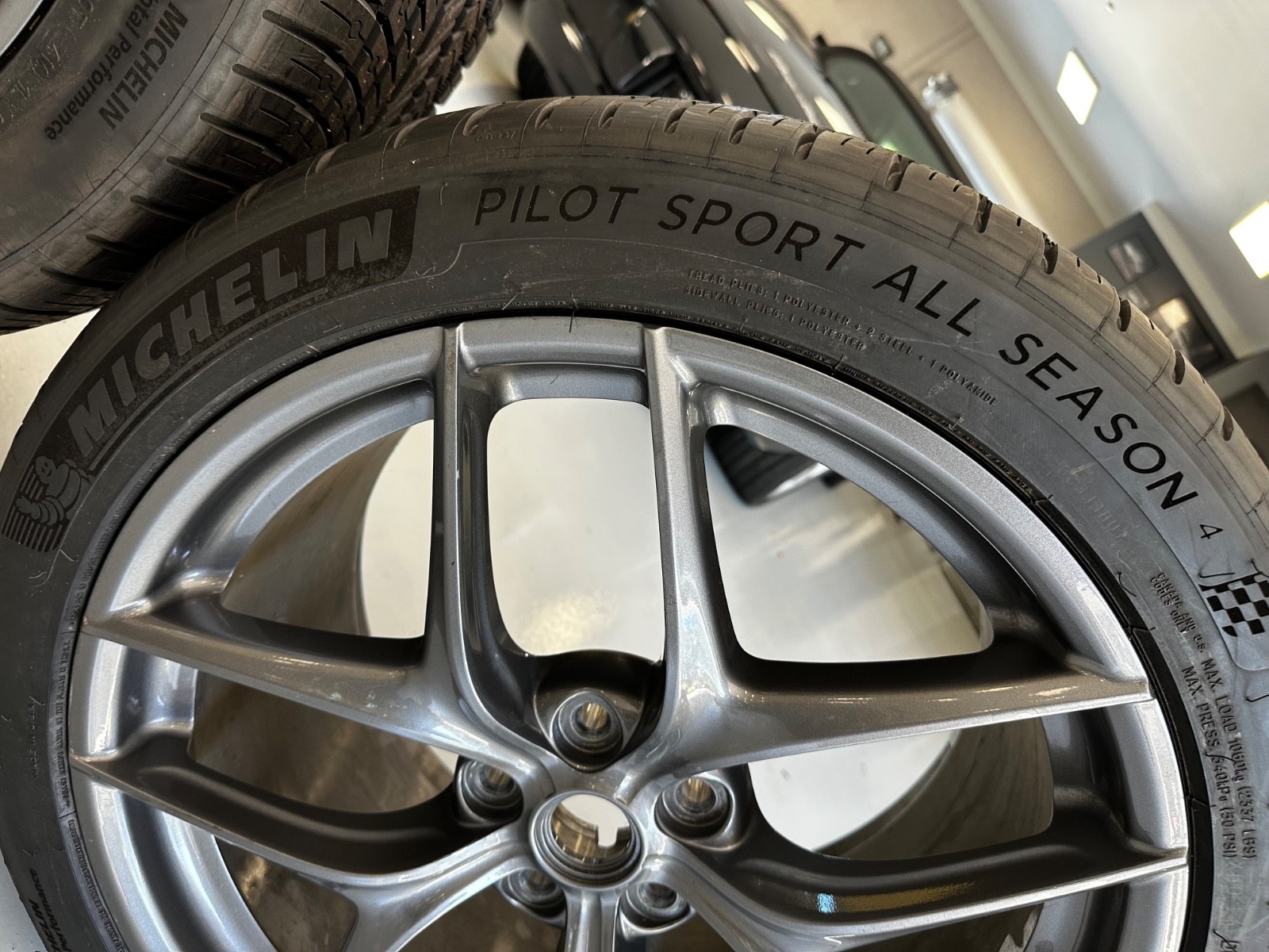 BRAND NEW! 2014 Ferrari F12Berlinetta wheels full set with tires