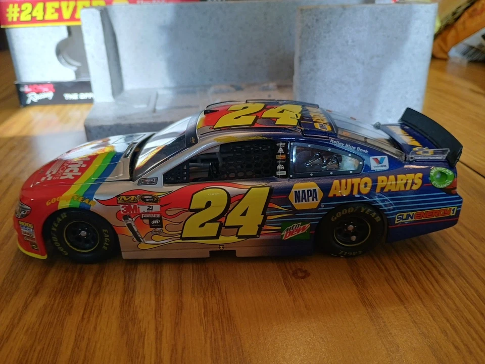 Action Jeff Gordon Chase Elliott NAPA #24 2016 Ever 1/24 Foto 2 de 4