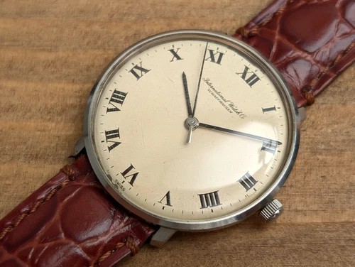 IWC SCHAFFHAUSEN Ref.2401 Roman Dial Manual winding Men's Watch Vintage 34mm