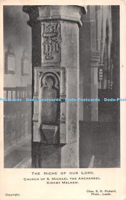 R495248 Die Nische unseres Herrn Kirche S Michael der Erzengel Kirby Malham R H