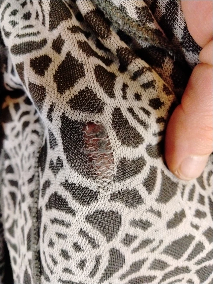 Blazer Armani Collezioni Feminino 4 Antinea Itália Camisa Cinza Ombreiras Rip* - Imagem 4 de 4