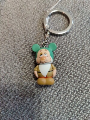 Disney Vinylmation Jr. Snow White & the Seven Dwarfs - Sleepy Key Chain 