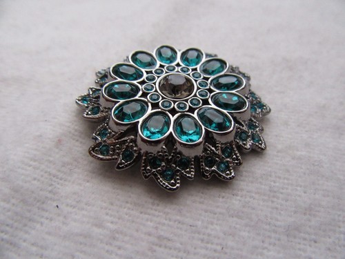 NWOT #2030, St. John Knit Button Turquoise/Clear Crystal, Titanium Tone 1 1/2" - Picture 2 of 5