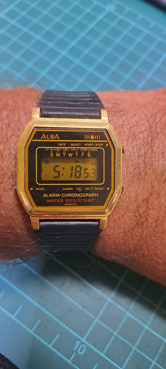 RARE VINTAGE (1988) ALBA by SEIKO Y799-4810 LCD WATCH Japan