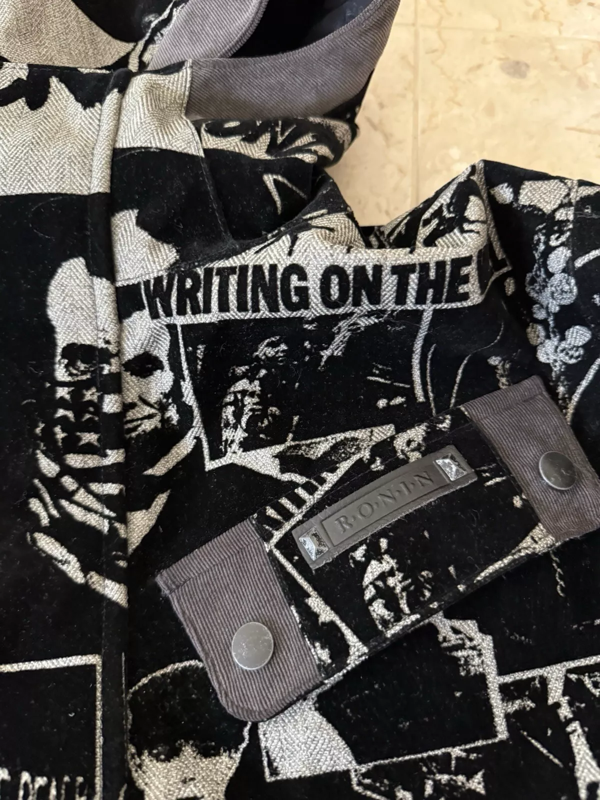 burton ronin writing on the wall vintage jacket