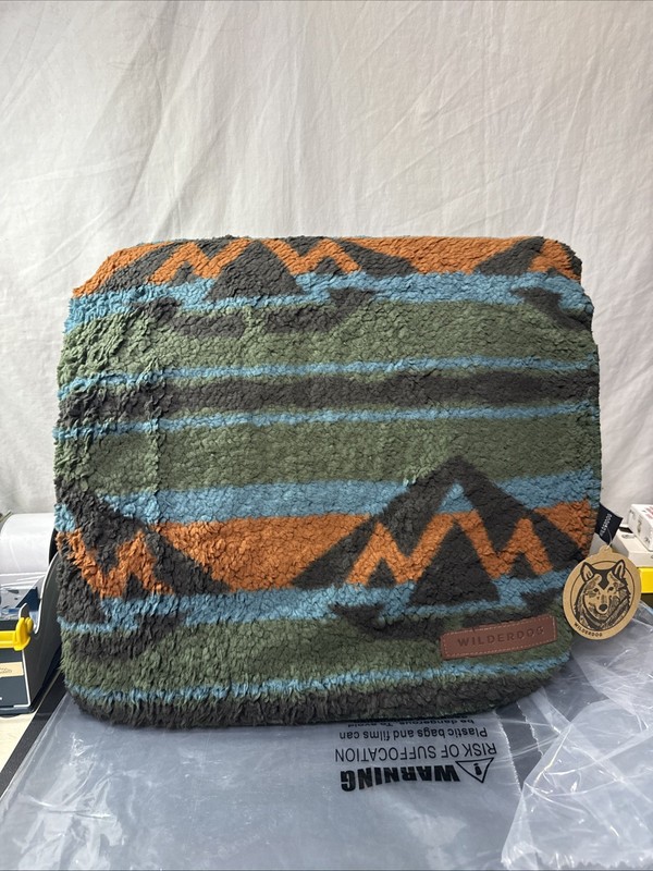 WILDERDOG Sherpa Fleece Waterproof Blanket •Big (60 X 90” • Olive• Brand New 