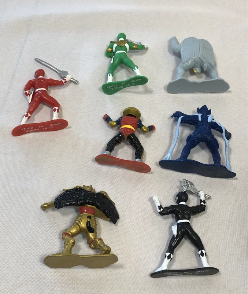 ✅ 1990's Mixed Lot of FORTY+ "Mighty Morphin Power Rangers" Toys & Accessories - Image 3 of 4