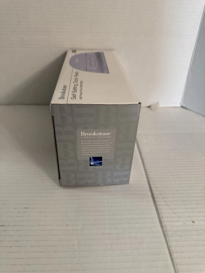 Brookstone 4511 TimeSmart Self Setting Digital Dual Alarm Clock -New - Image 3 of 4